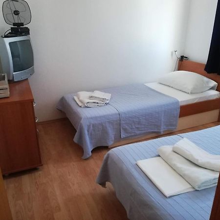 Apartments Burcul Pag 帕格 外观 照片