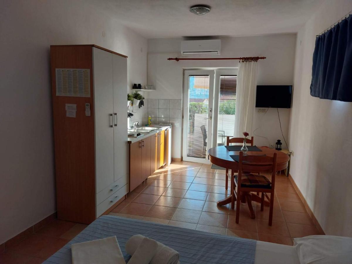 Apartments Burcul Pag 帕格 外观 照片