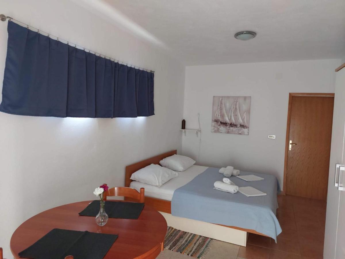 Apartments Burcul Pag 帕格 外观 照片