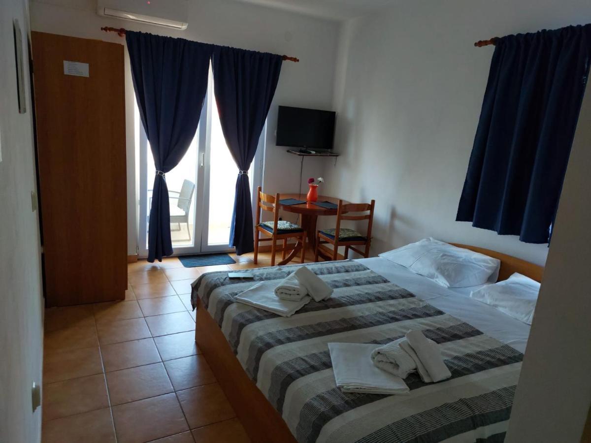 Apartments Burcul Pag 帕格 外观 照片