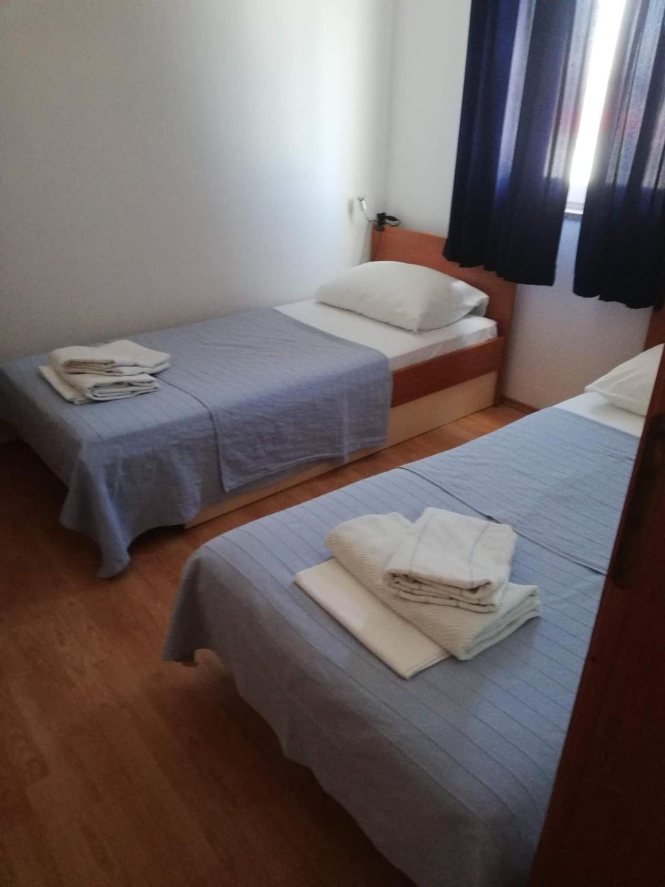 Apartments Burcul Pag 帕格 外观 照片